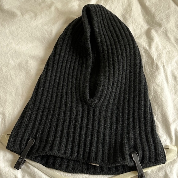 Loro Piana 100% Cashmere dark grey/off black balaclava - Picture 2 of 9